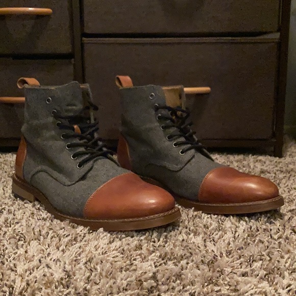 Gently used La Milano boots with memory foam soles. Designer style boots. - Picture 2 of 3